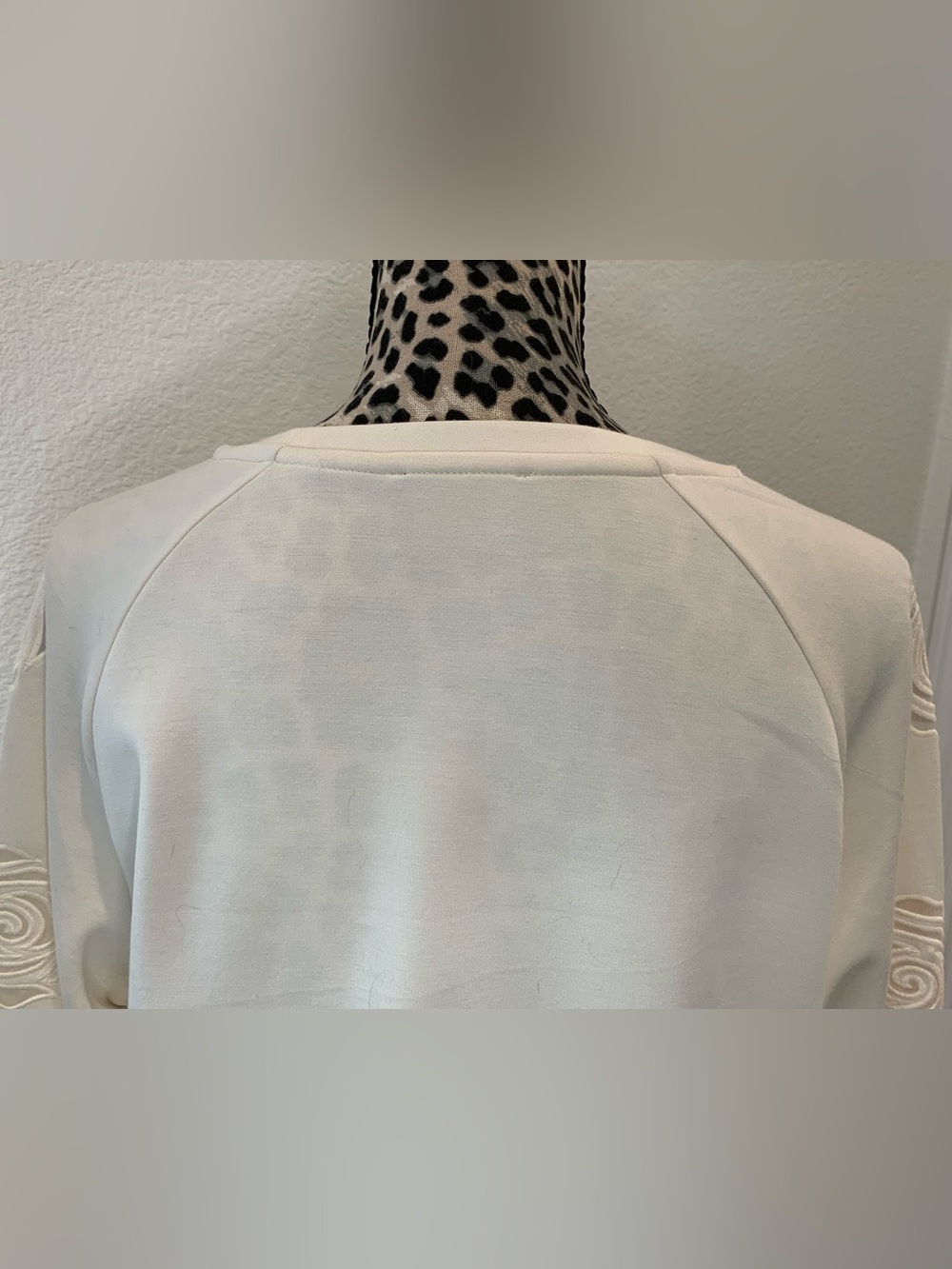 Pullover Sweatshirt Ivory with Rose Appliqué Sleeves by T Tahari - Picture 8 of 10
